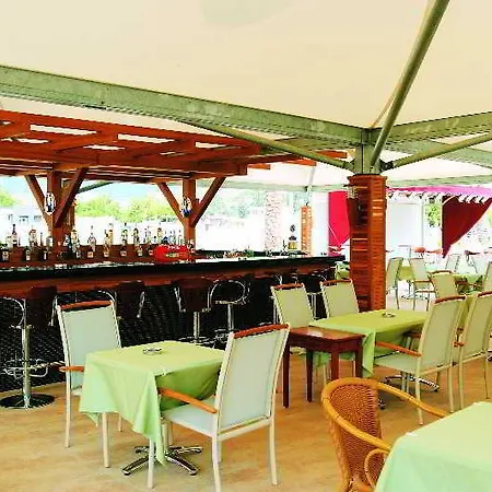 Club Candan Szálloda 4*