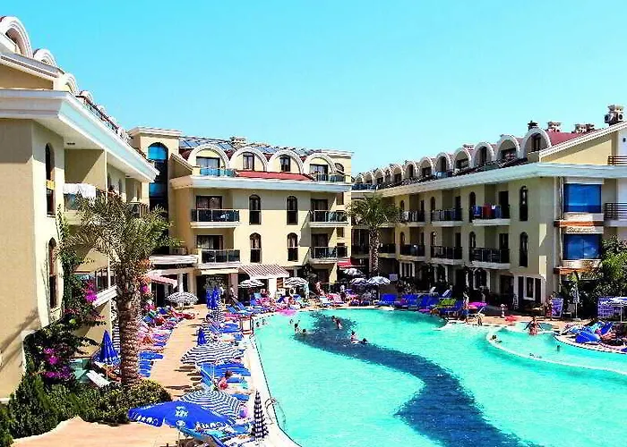 Club Candan Szálloda 4*